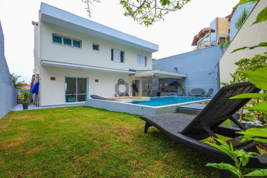 Foto 1 de Casa de Condomínio com 4 Quartos à venda, 377m² em Granja Viana, Cotia