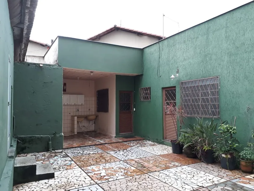 Foto 1 de Casa com 3 Quartos à venda, 300m² em Santa Cruz, Belo Horizonte
