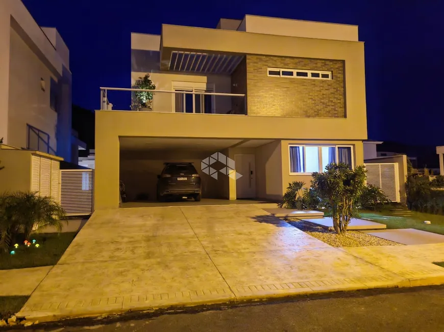 Foto 1 de Casa de Condomínio com 3 Quartos à venda, 250m² em Areias, Camboriú