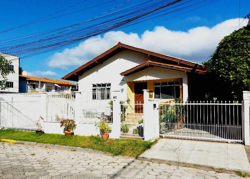 Foto 1 de Casa com 4 Quartos à venda, 180m² em Ingleses do Rio Vermelho, Florianópolis