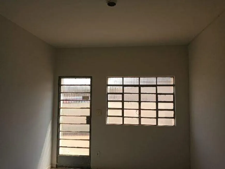 Foto 1 de Casa de Condomínio com 2 Quartos à venda, 61m² em Presidente Roosevelt, Uberlândia