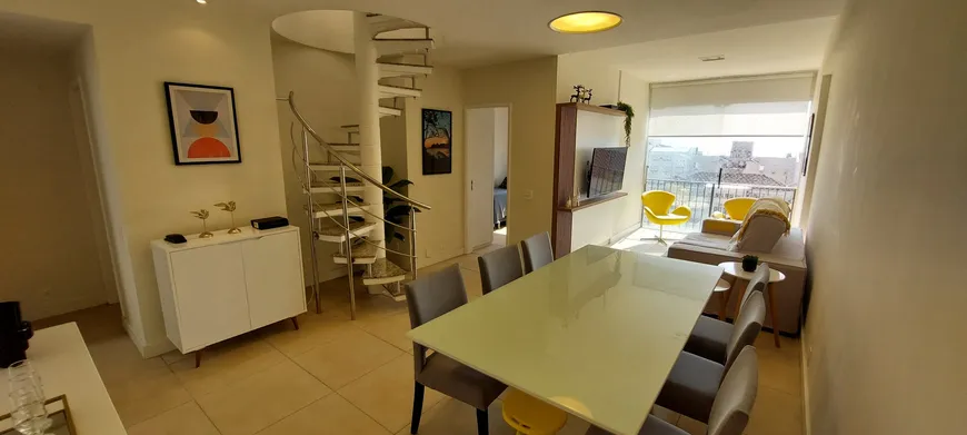 Foto 1 de Apartamento com 3 Quartos para alugar, 160m² em Copacabana, Rio de Janeiro