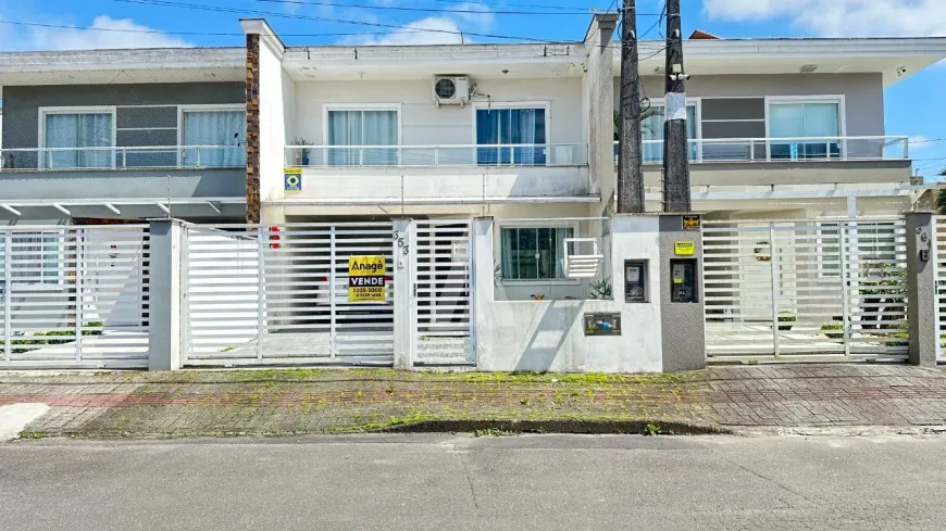 Foto 1 de Casa com 3 Quartos à venda, 135m² em Jardim Sofia, Joinville