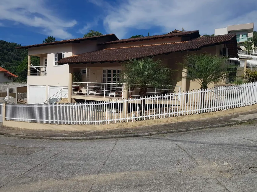 Foto 1 de Casa com 2 Quartos à venda, 200m² em Primeiro de Maio, Brusque