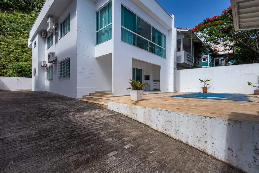 Foto 1 de Casa com 4 Quartos à venda, 491m² em Praia dos Amores, Balneário Camboriú