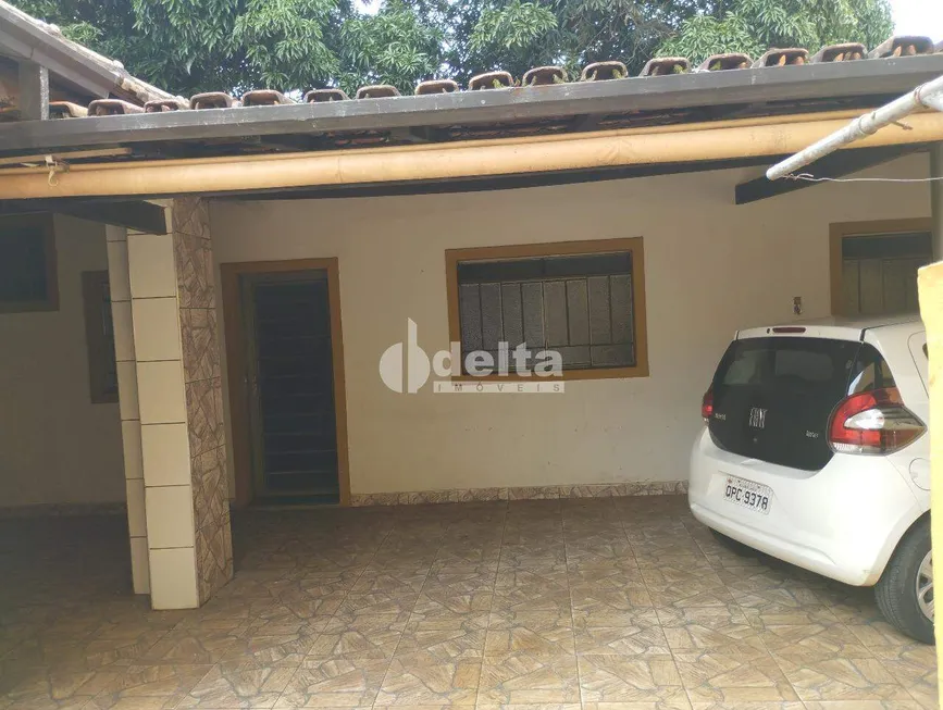 Foto 1 de Casa com 2 Quartos à venda, 250m² em Nossa Senhora Aparecida, Uberlândia