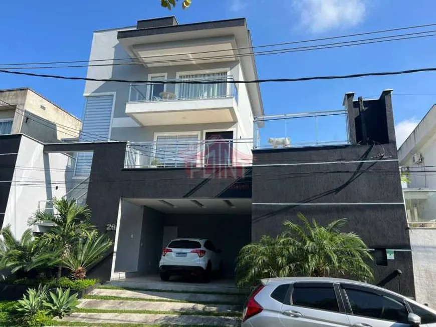 Foto 1 de Casa de Condomínio com 3 Quartos à venda, 254m² em Maria Paula, São Gonçalo