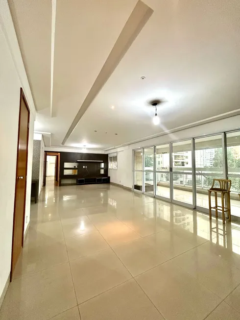 Foto 1 de Apartamento com 3 Quartos à venda, 161m² em Setor Bueno, Goiânia
