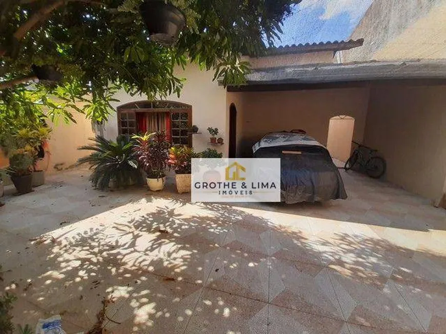 Foto 1 de Casa com 2 Quartos à venda, 120m² em Azeredo, Pindamonhangaba