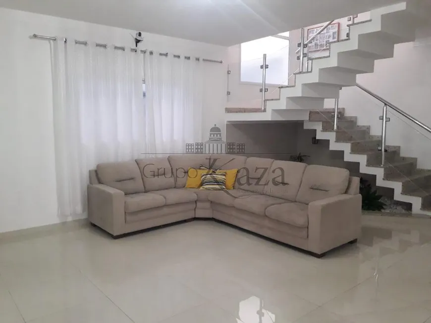 Foto 1 de Casa de Condomínio com 4 Quartos à venda, 240m² em Bairro do Grama, Caçapava