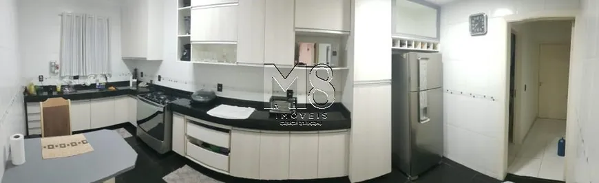 Foto 1 de Sobrado com 4 Quartos para venda ou aluguel, 245m² em Vila Oliveira, Mogi das Cruzes