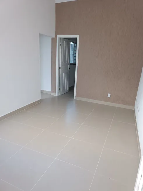 Foto 1 de Casa com 2 Quartos para alugar, 75m² em Santa Rosa, Niterói