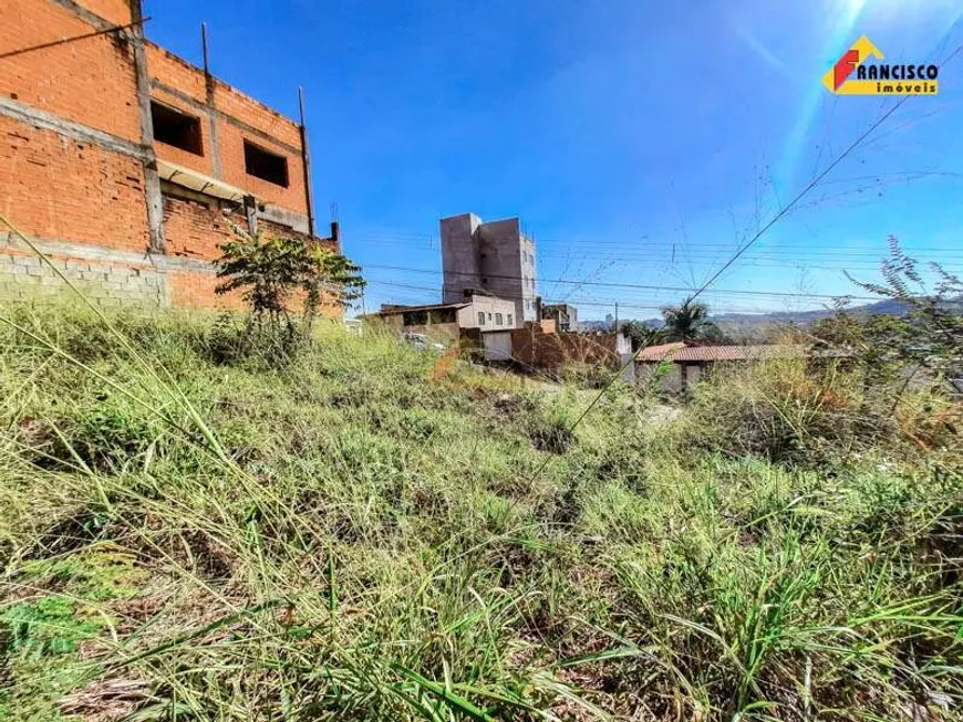 Foto 1 de Lote/Terreno à venda, 300m² em Manoel Valinhas, Divinópolis