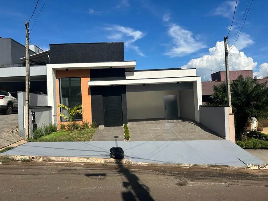 Foto 1 de Casa de Condomínio com 3 Quartos para venda ou aluguel, 188m² em Vila Monte Verde, Tatuí