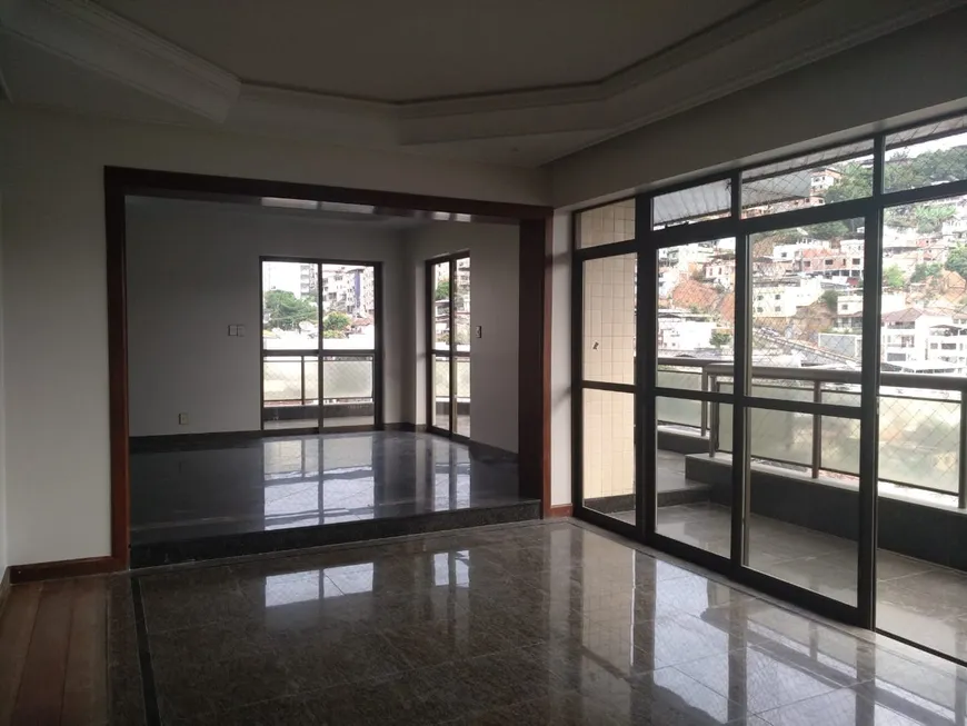 Foto 1 de Apartamento com 3 Quartos à venda, 325m² em Palmeiras, Ponte Nova