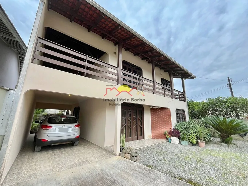Foto 1 de Casa com 3 Quartos à venda, 260m² em Boehmerwald, Joinville