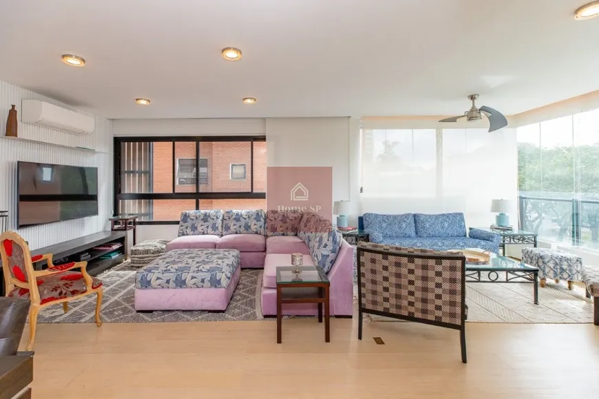 Foto 1 de Apartamento com 2 Quartos à venda, 138m² em Moema, São Paulo