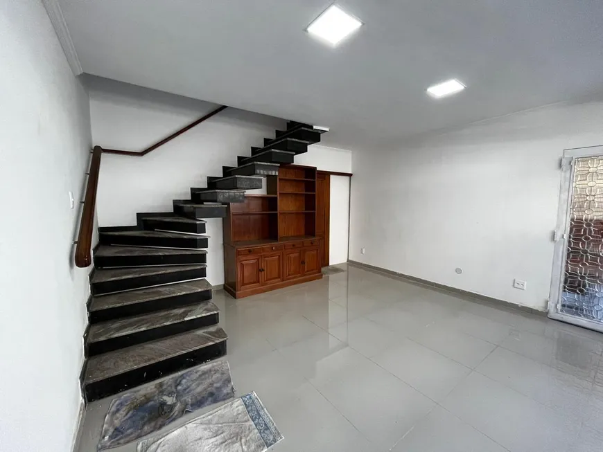 Foto 1 de Casa de Condomínio com 4 Quartos à venda, 277m² em Praça Seca, Rio de Janeiro