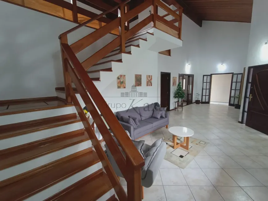 Foto 1 de Casa de Condomínio com 5 Quartos à venda, 253m² em Urbanova, São José dos Campos