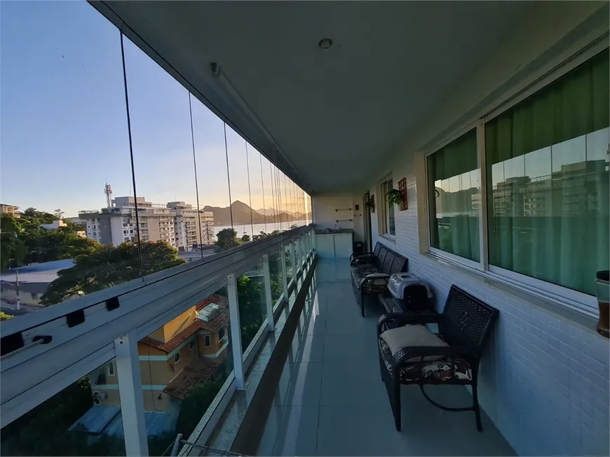 Foto 1 de Apartamento com 2 Quartos à venda, 70m² em Charitas, Niterói