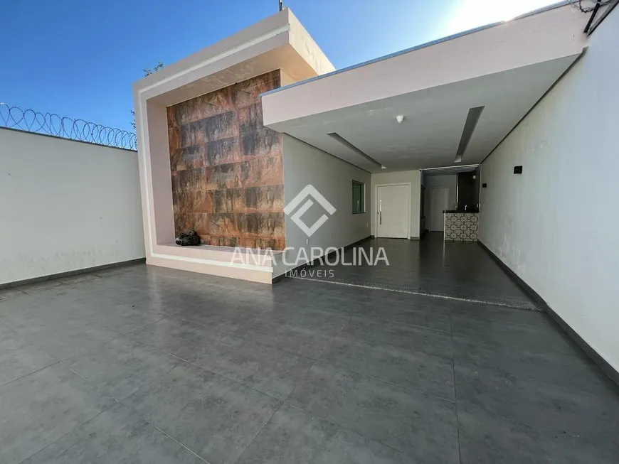 Foto 1 de Casa com 2 Quartos à venda, 110m² em Loteamento Jardim Niemeyer, Montes Claros