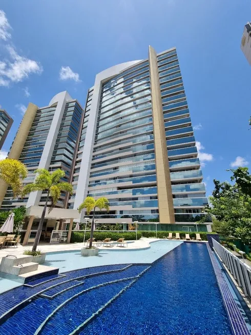 Foto 1 de Apartamento com 4 Quartos à venda, 245m² em Guararapes, Fortaleza