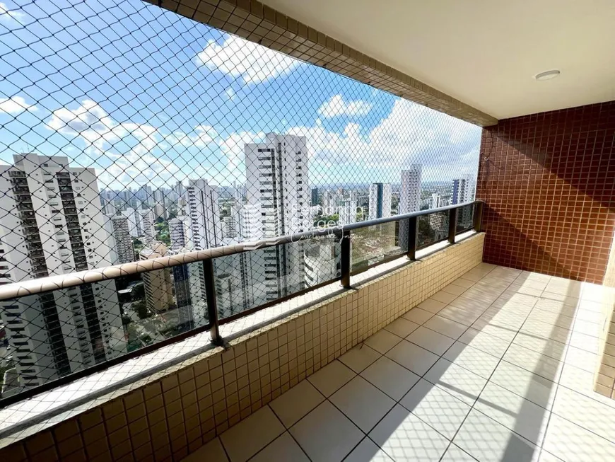 Foto 1 de Apartamento com 4 Quartos à venda, 140m² em Casa Amarela, Recife