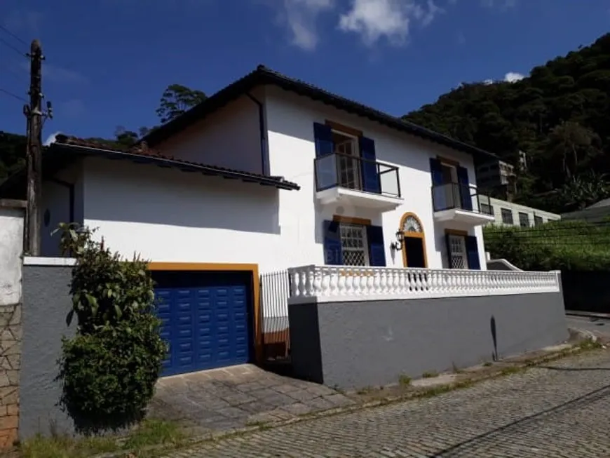 Foto 1 de Casa com 1 Quarto à venda, 280m² em Valparaiso, Petrópolis