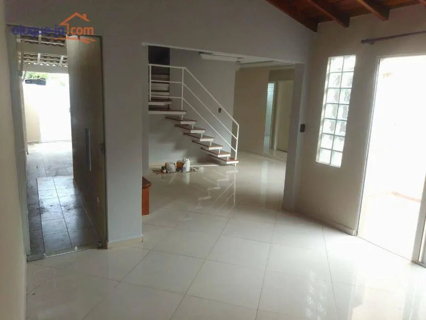 Foto 1 de Casa de Condomínio com 3 Quartos para alugar, 116m² em Villa Branca, Jacareí