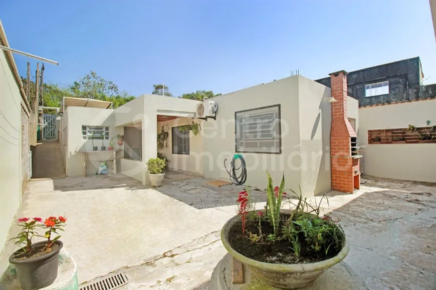 Foto 1 de Casa com 2 Quartos à venda, 128m² em Estancia Sao Jose, Peruíbe