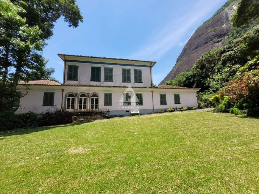 Foto 1 de Fazenda/Sítio com 5 Quartos à venda, 400m² em Alto da Boa Vista, Rio de Janeiro