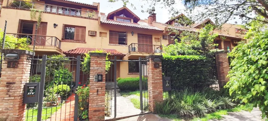 Foto 1 de Casa de Condomínio com 3 Quartos para venda ou aluguel, 260m² em Três Figueiras, Porto Alegre