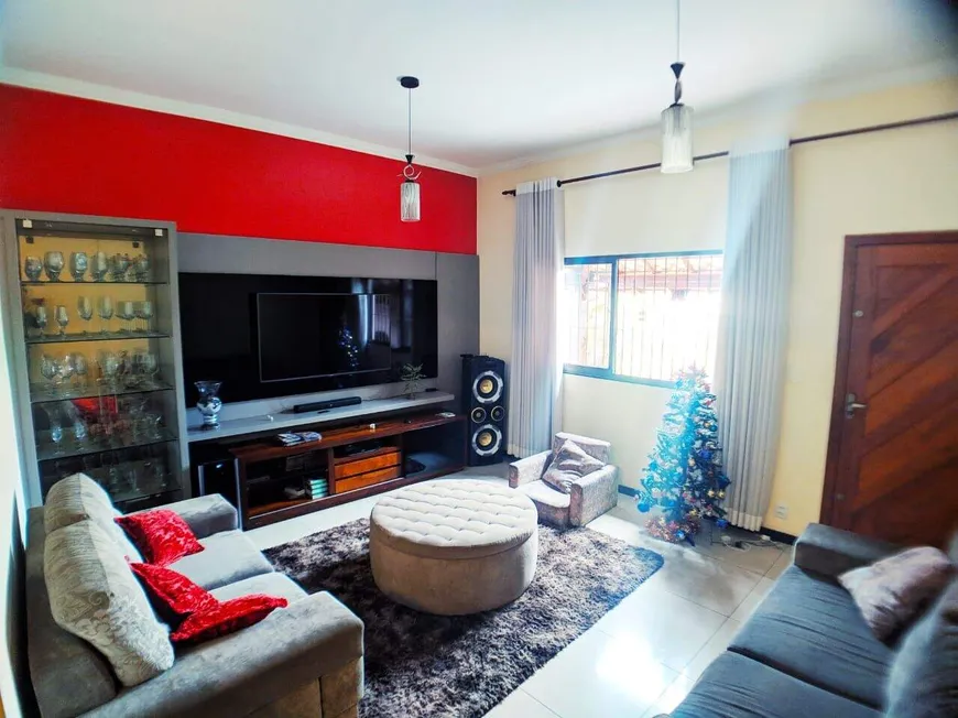 Foto 1 de Casa com 3 Quartos à venda, 290m² em Candida Ferreira, Contagem