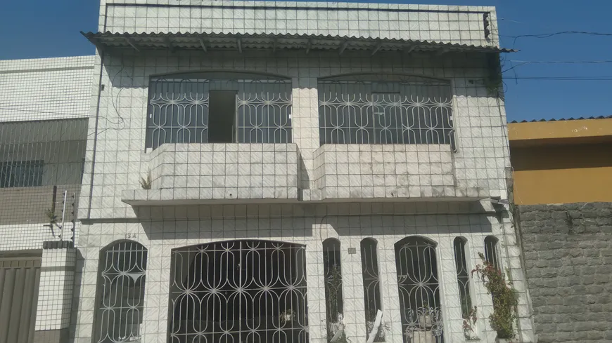 Foto 1 de Casa com 5 Quartos à venda, 430m² em Castanheira, Belém
