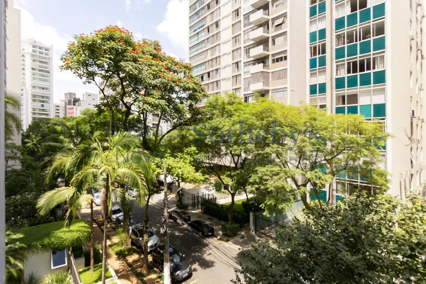 Foto 1 de Apartamento com 4 Quartos à venda, 209m² em Higienópolis, São Paulo