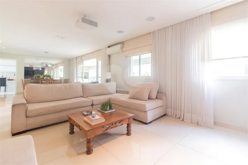 Foto 1 de Apartamento com 4 Quartos à venda, 204m² em Moema, São Paulo