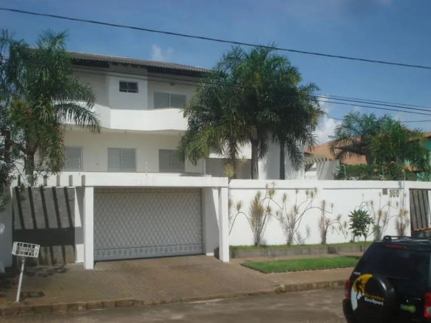 Foto 1 de Sobrado com 5 Quartos à venda, 593m² em Cidade Jardim, Uberlândia