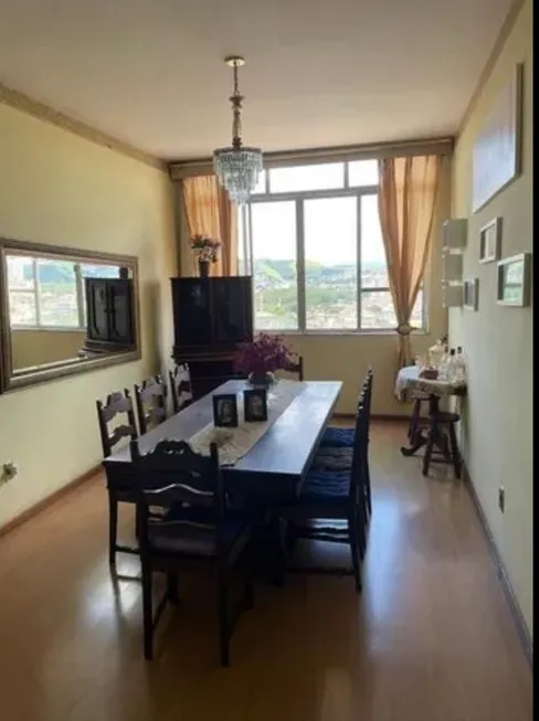 Foto 1 de Apartamento com 3 Quartos à venda, 131m² em Centro, Volta Redonda