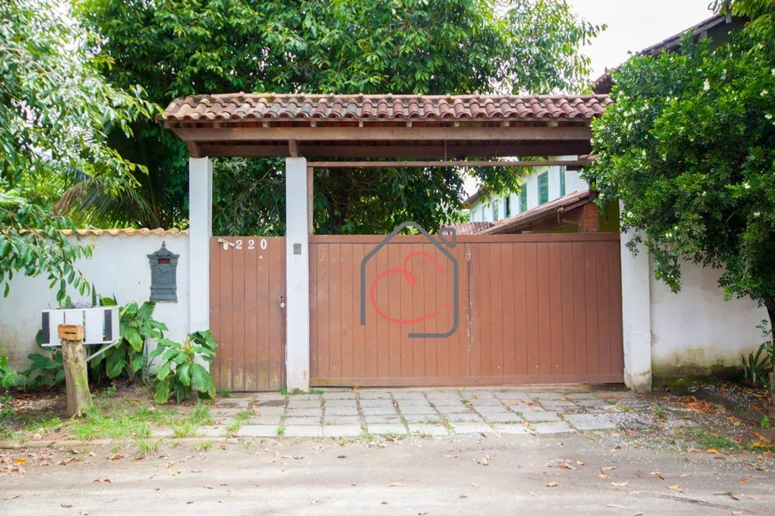 Foto 1 de Casa com 7 Quartos à venda, 350m² em Bosque da Areia, Rio das Ostras