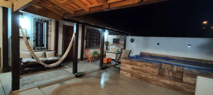 Foto 1 de Casa com 2 Quartos à venda, 108m² em Prata dos Aredes, Teresópolis