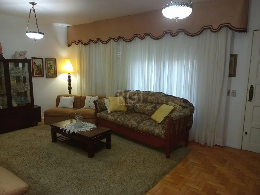Foto 1 de Casa com 3 Quartos à venda, 219m² em Camaquã, Porto Alegre