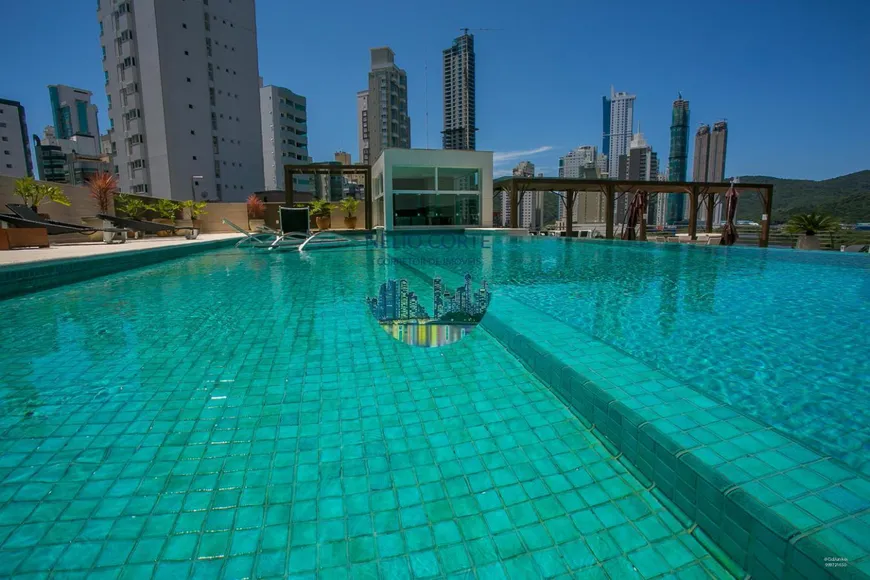 Foto 1 de Apartamento com 4 Quartos à venda, 185m² em Centro, Balneário Camboriú