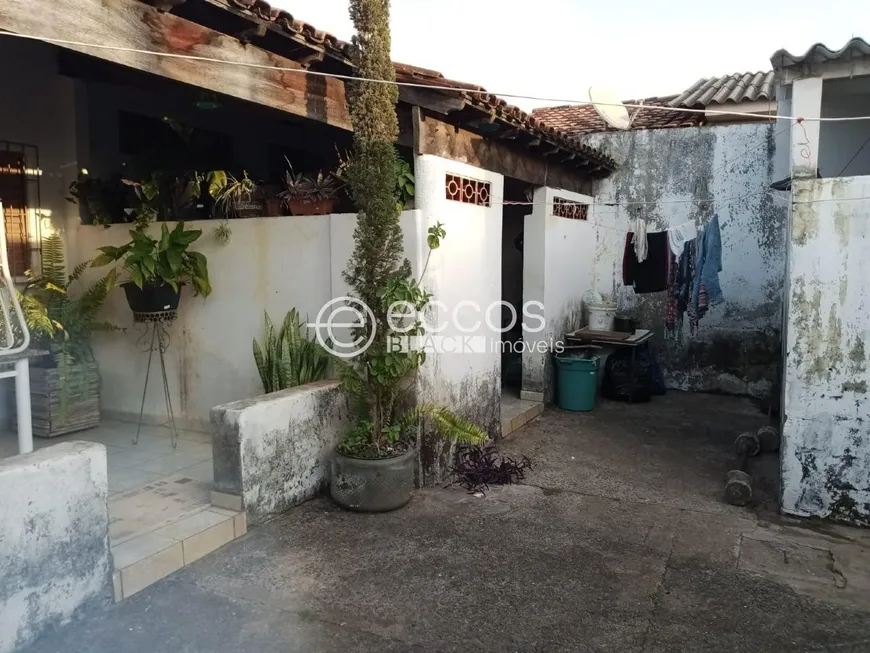 Foto 1 de Casa com 2 Quartos à venda, 250m² em Granada, Uberlândia