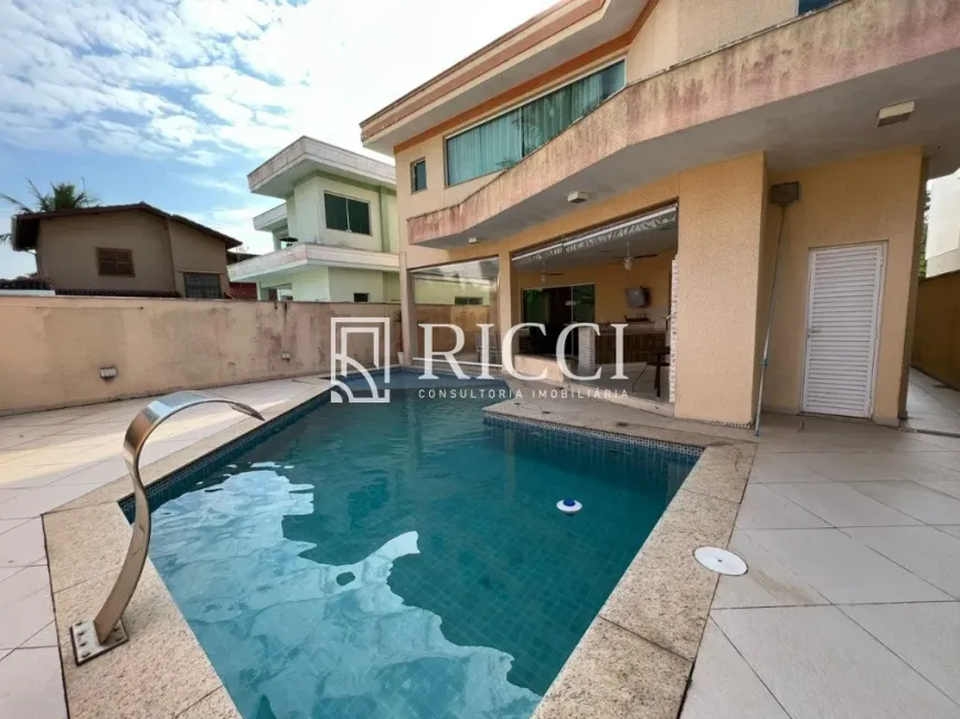 Foto 1 de Casa de Condomínio com 5 Quartos à venda, 280m² em Balneário Praia do Pernambuco, Guarujá