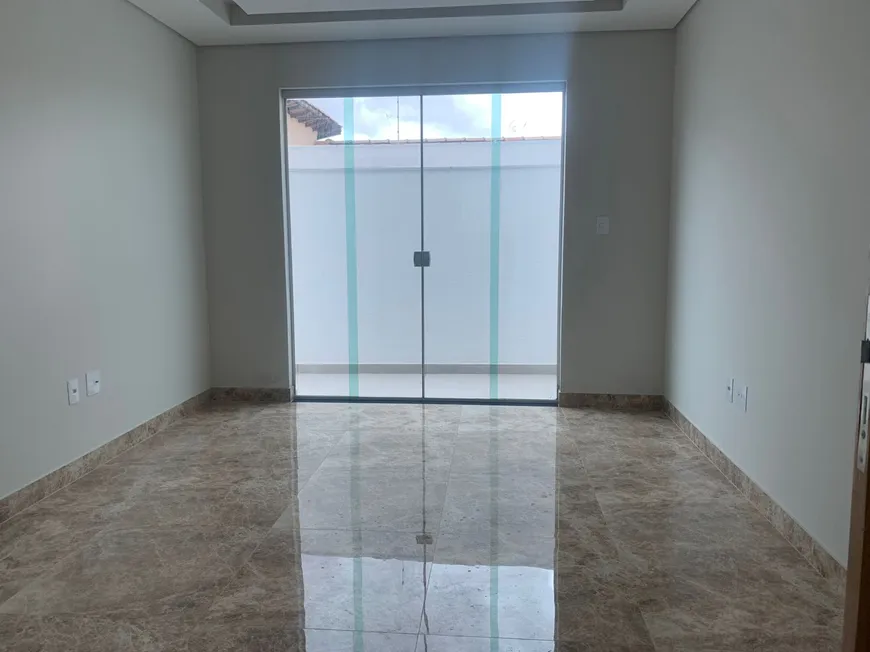 Foto 1 de Apartamento com 3 Quartos à venda, 117m² em Heliópolis, Belo Horizonte