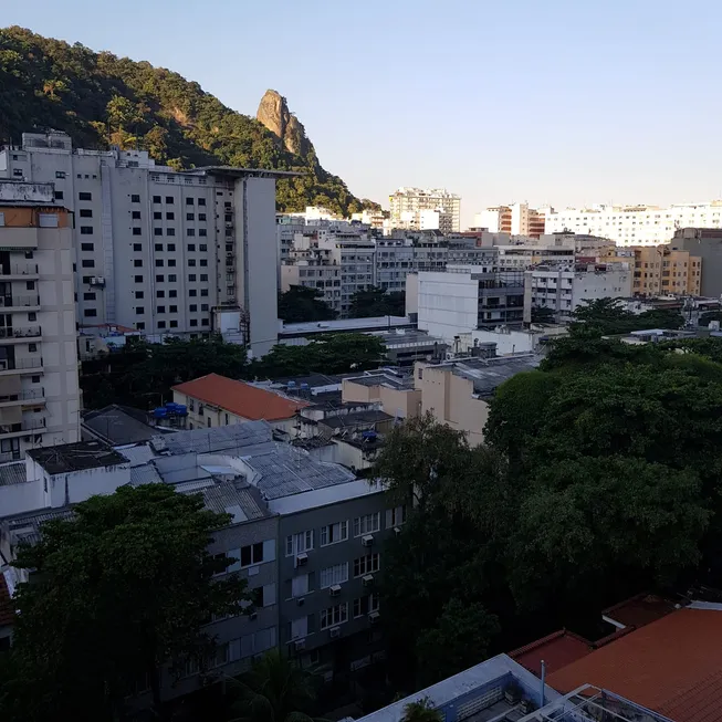 Foto 1 de Apartamento com 2 Quartos à venda, 67m² em Copacabana, Rio de Janeiro