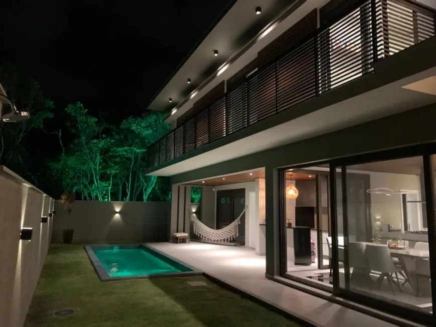 Foto 1 de Casa de Condomínio com 4 Quartos à venda, 300m² em Rio Tavares, Florianópolis