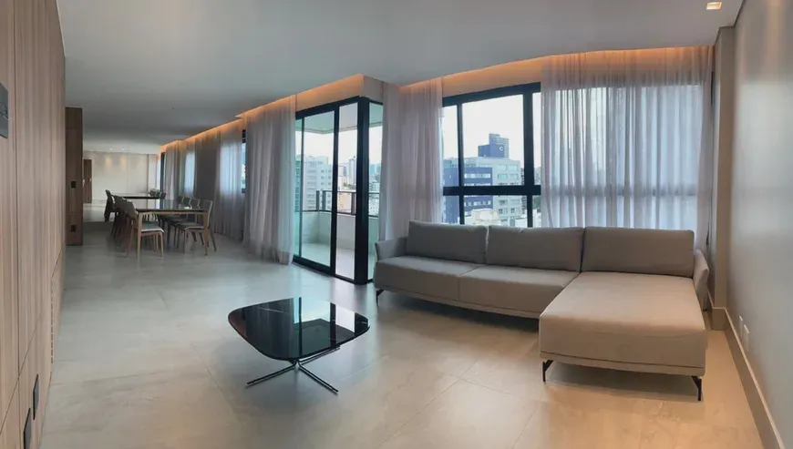 Foto 1 de Apartamento com 3 Quartos à venda, 140m² em Serra, Belo Horizonte