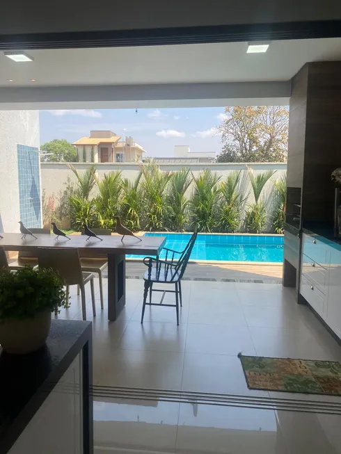 Foto 1 de Casa de Condomínio com 3 Quartos à venda, 216m² em Residencial Goiânia Golfe Clube, Goiânia