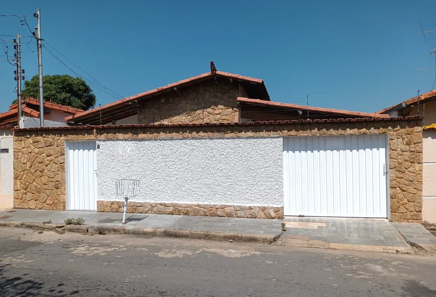 Foto 1 de Casa com 1 Quarto à venda, 53m² em Morada do Parque, Montes Claros